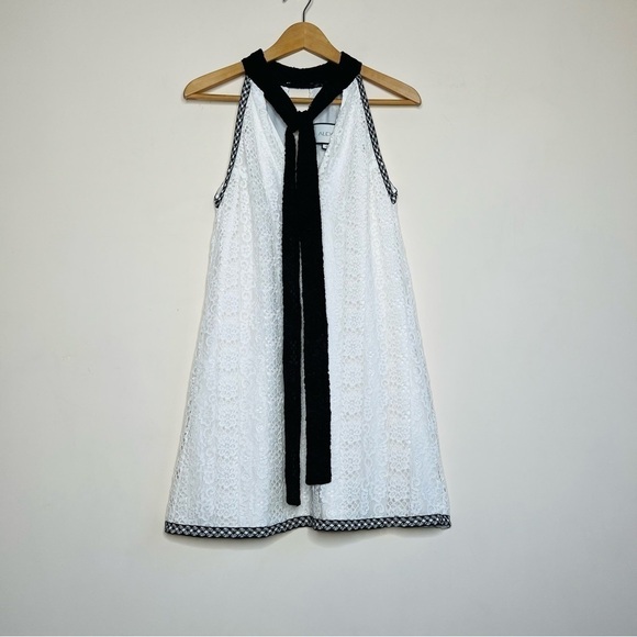 Alexis Genevieve Dress in Black & White Lace - Picture 10 of 15